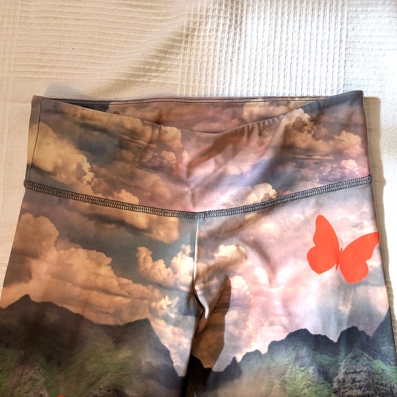 Onzie Butterfly/Mountain Leggings - Picture 2 of 7